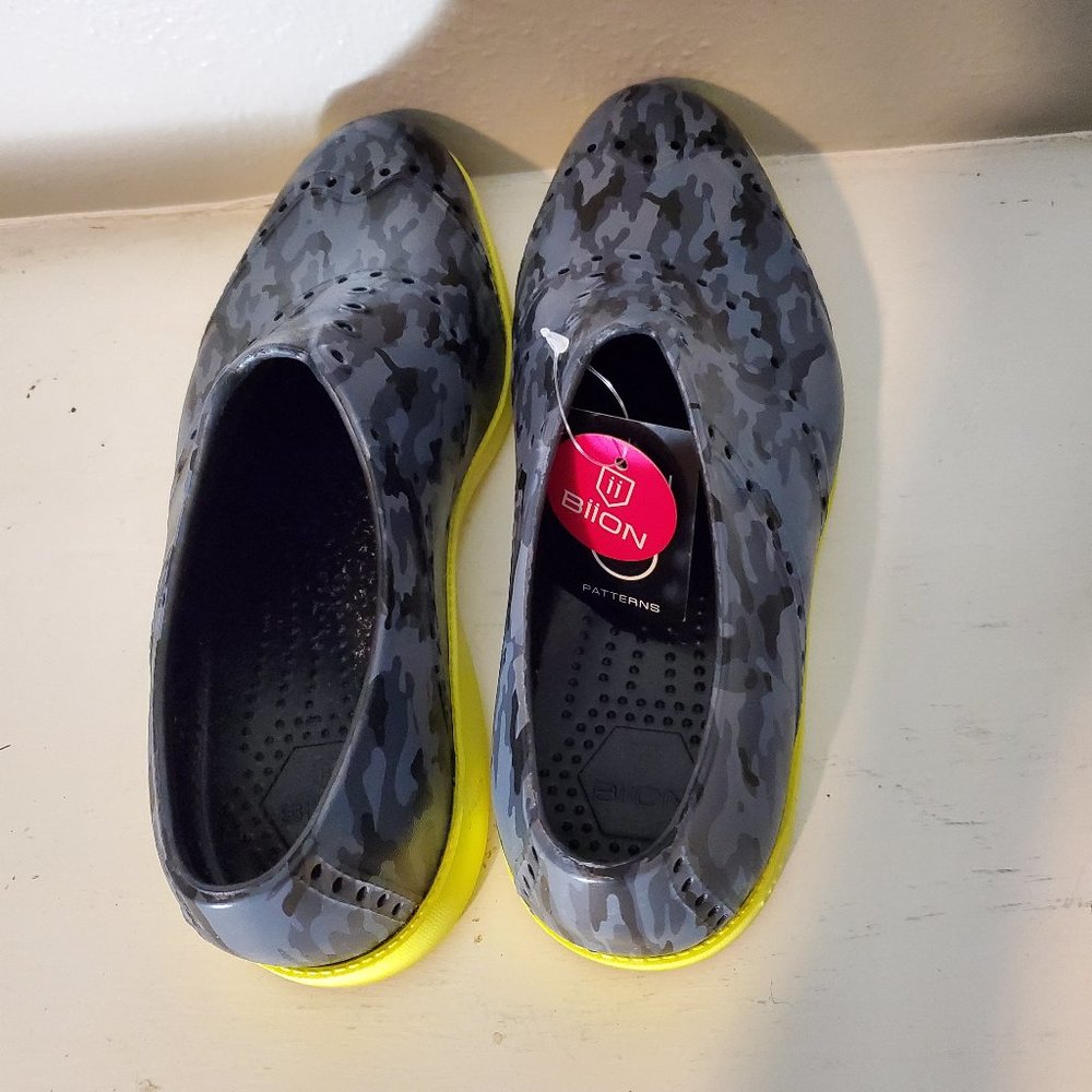 Unisex Biion Camo Black shoe - Size 8 for Men and Size 10 for women